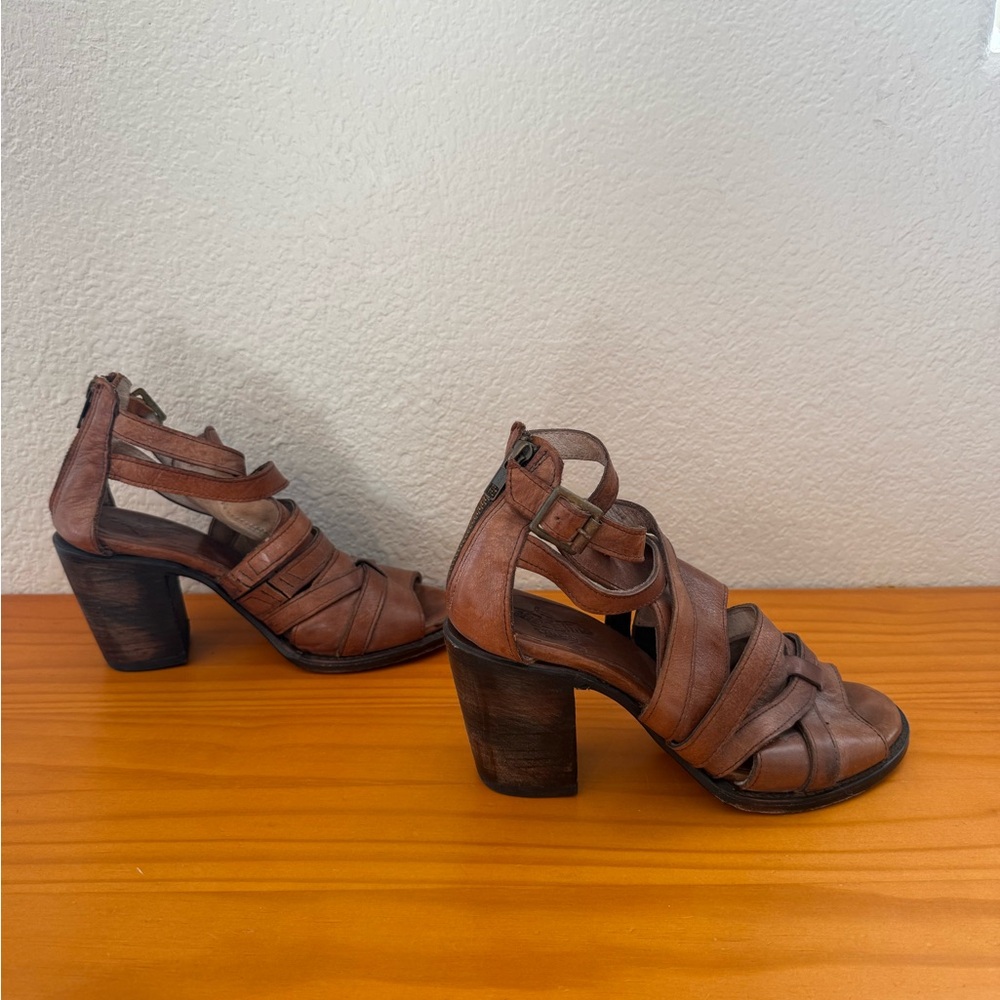 Freebird By Steven Claw Sandals Heels Distressed Women 9 White Wash Dusty Brown - Picture 5 of 8